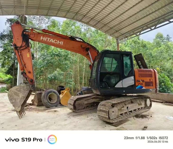 Buy Hitachi EX130 Used Excavator / 1