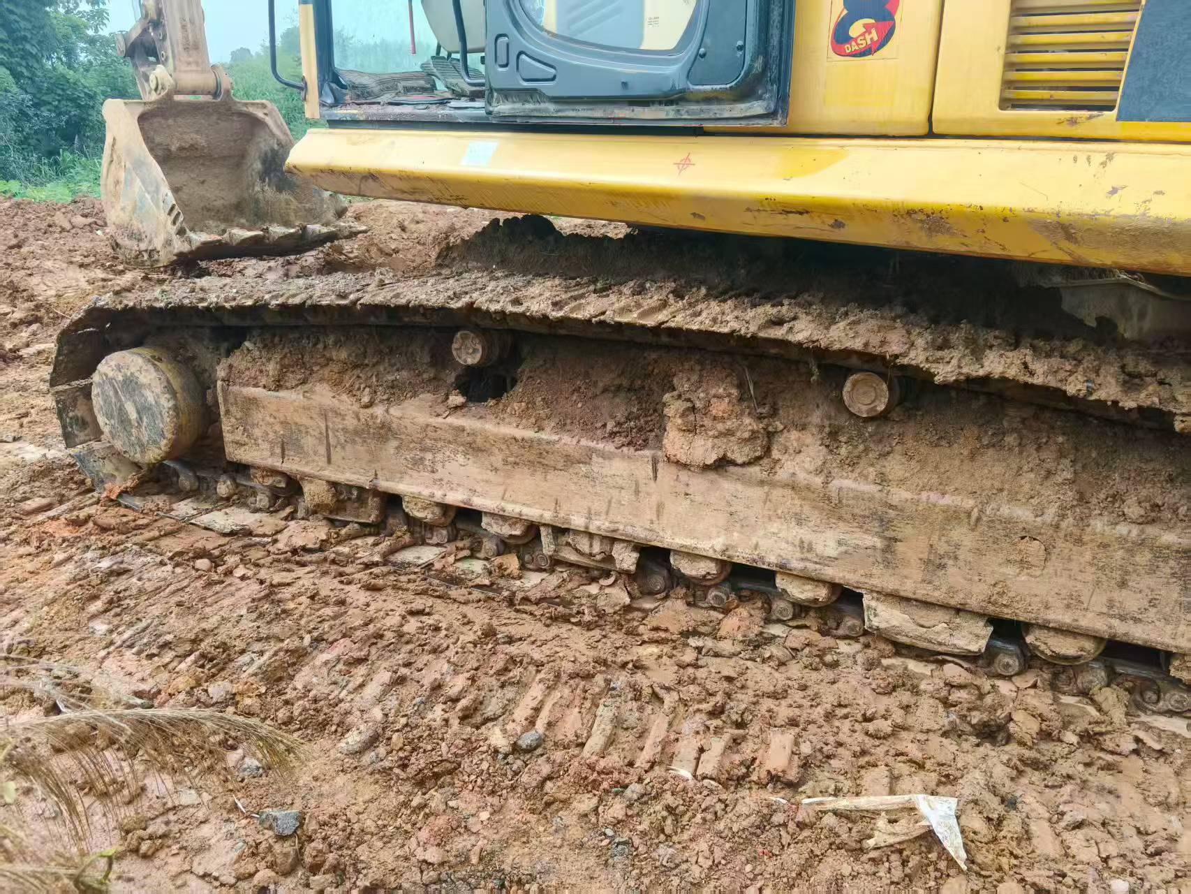 Buy Komatsu PC240-6 Used Excavator / 2