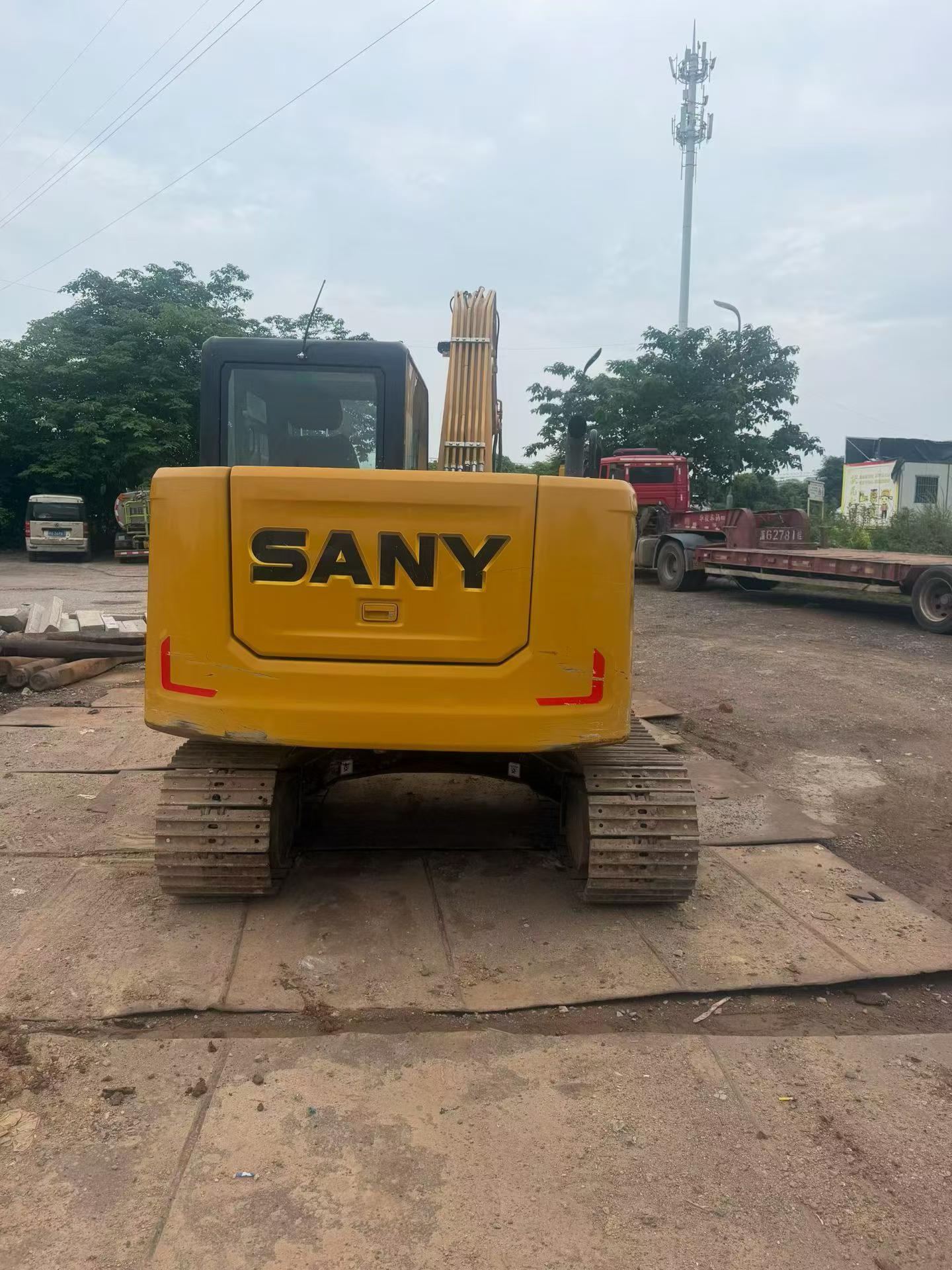 Buy Sany SY70C Used Excavator / 4