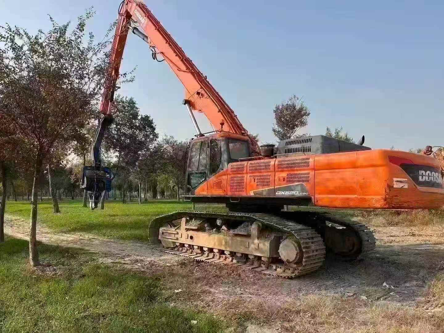 Buy Doosan DX520LC Used Excavator / 4