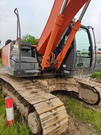 Buy Hitachi EX240-3 Used Excavator / 4 Buy Hitachi EX240-3 Used Excavator / 4