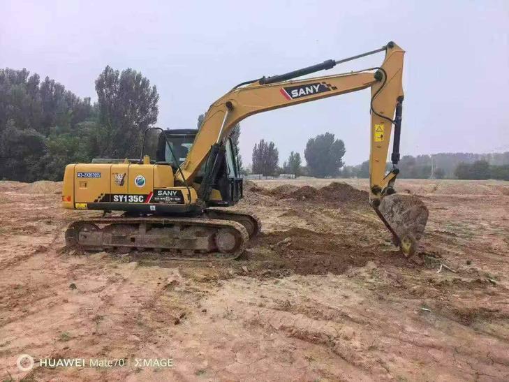 Buy Sany SY135 Used Excavator / 1