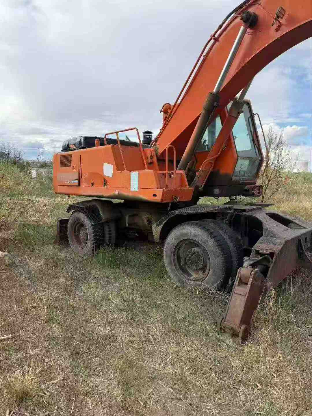 Buy Doosan DX210W Used Excavator / 1