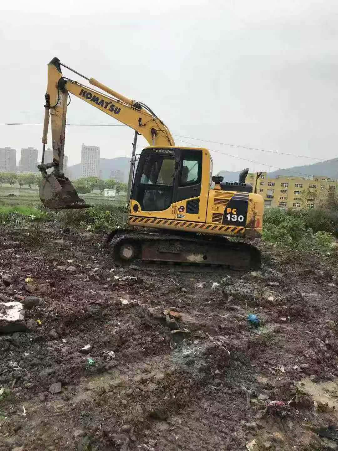 Buy Komatsu PC130-8 Used Excavator / 5