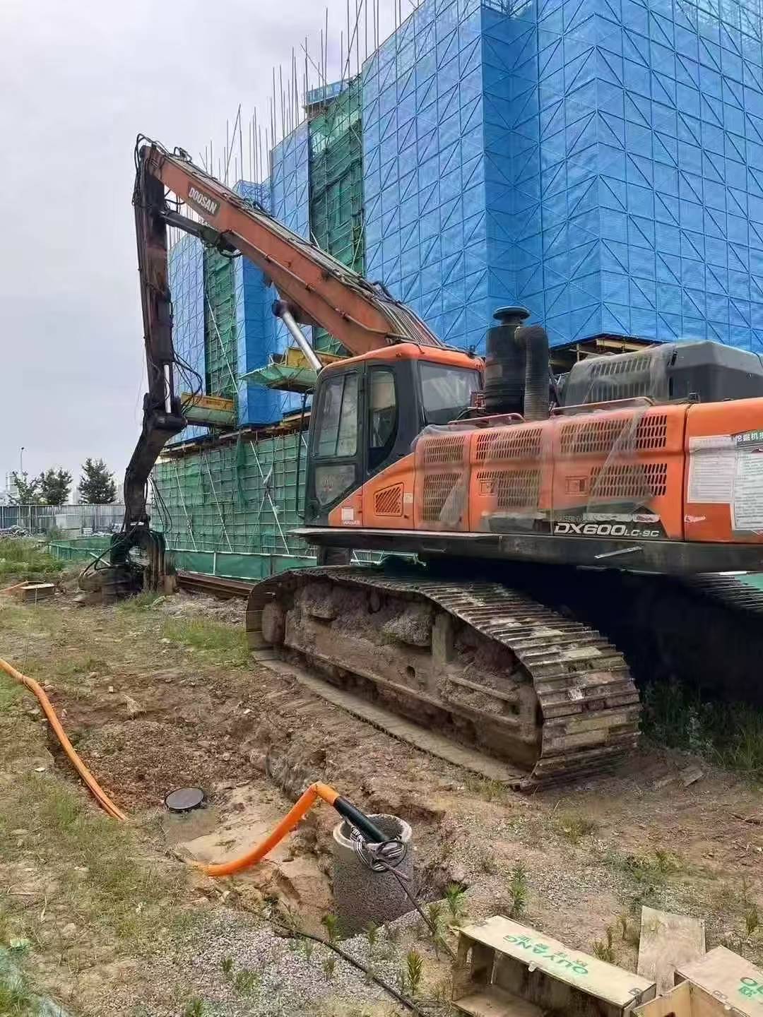 Buy Doosan DX500-SS Used Excavator / 3 Buy Doosan DX500-SS Used Excavator / 3