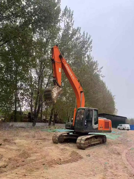 Buy Hitachi EX200 Used Excavator / 1