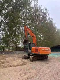 Buy Hitachi EX200 Used Excavator / 2 Buy Hitachi EX200 Used Excavator / 2