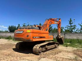 Buy Doosan DX260LC Used Excavator / 3 Buy Doosan DX260LC Used Excavator / 3