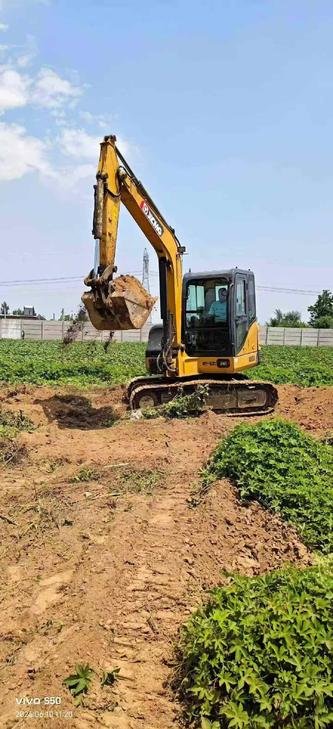 Buy XCMG XE60 Used Excavator / 1
