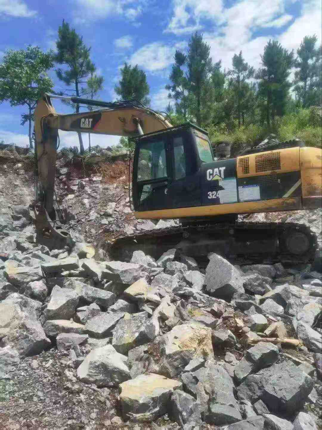 Buy Caterpillar 324D Used Excavator / 2 Buy Caterpillar 324D Used Excavator / 2