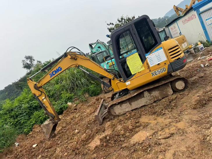 Buy XCMG XE60 Used Excavator / 1