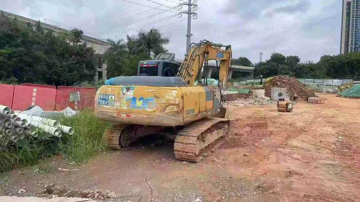 Buy XCMG XE200 Used Excavator / 1