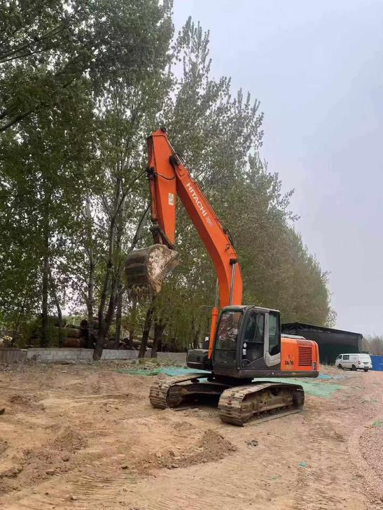 Buy Hitachi EX200 Used Excavator / 1
