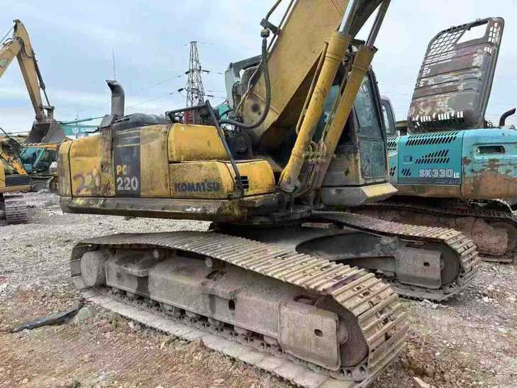 Buy Komatsu PC220 Used Excavator / 1