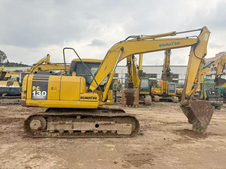 Buy Komatsu PC130-7 Used Excavator / 1