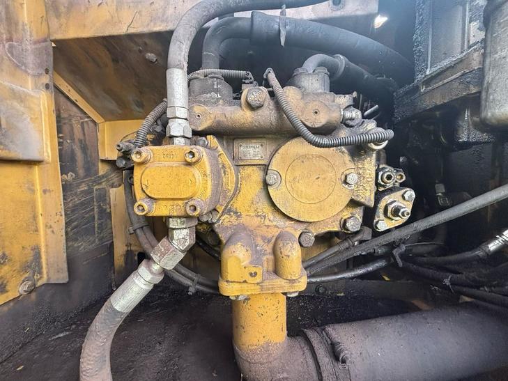 Buy Caterpillar 320D Used Excavator / 1