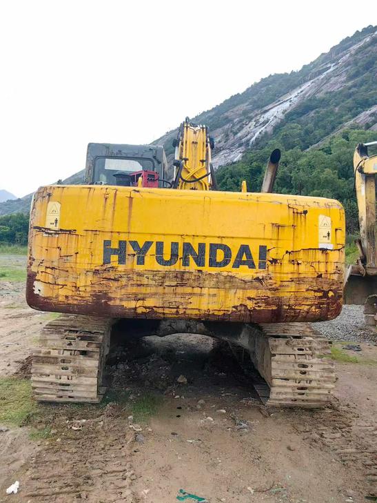 Buy Hyundai R215-7 Used Excavator / 1