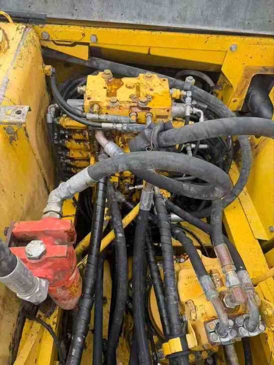 Buy Komatsu PC240-6 Used Excavator / 1