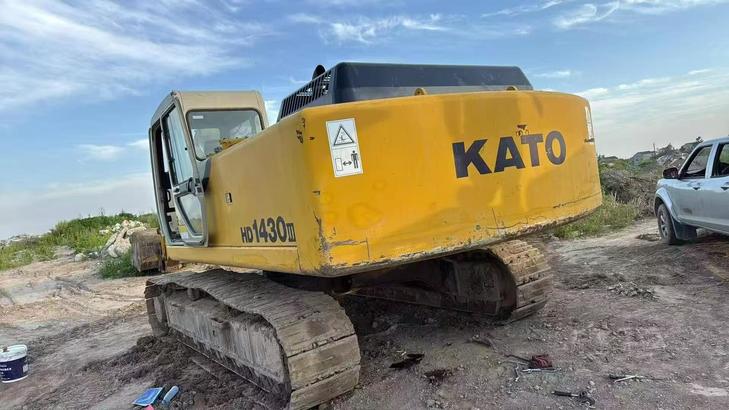 Buy Kato HD1430-7 Used Excavator / 1