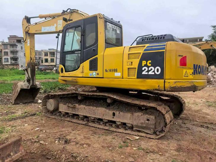 Buy Komatsu PC200-8 Used Excavator / 1
