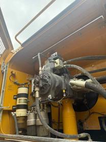 Buy Sany SY650HB Used Excavator / 7 Buy Sany SY650HB Used Excavator / 7