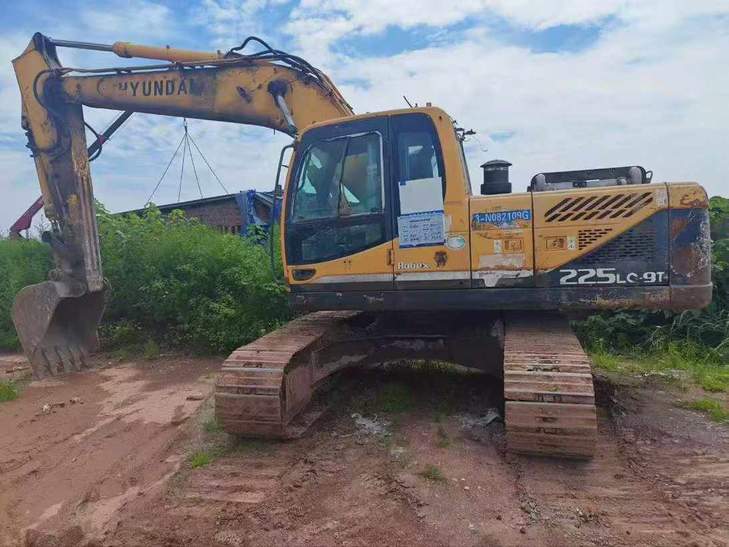 Buy Hyundai R225-7 Used Excavator / 1