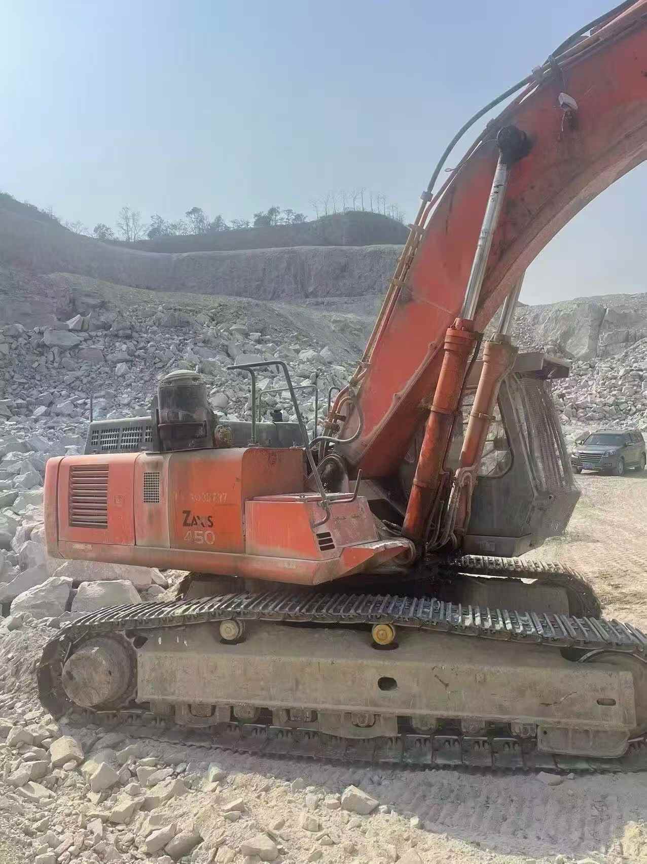 Buy Hitachi ZX450-6 Used Excavator / 1