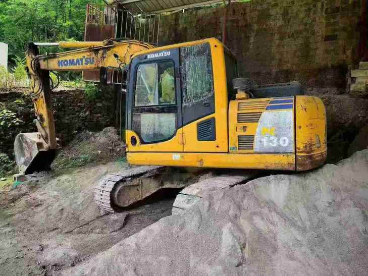 Buy Komatsu PC130-8 Used Excavator / 1
