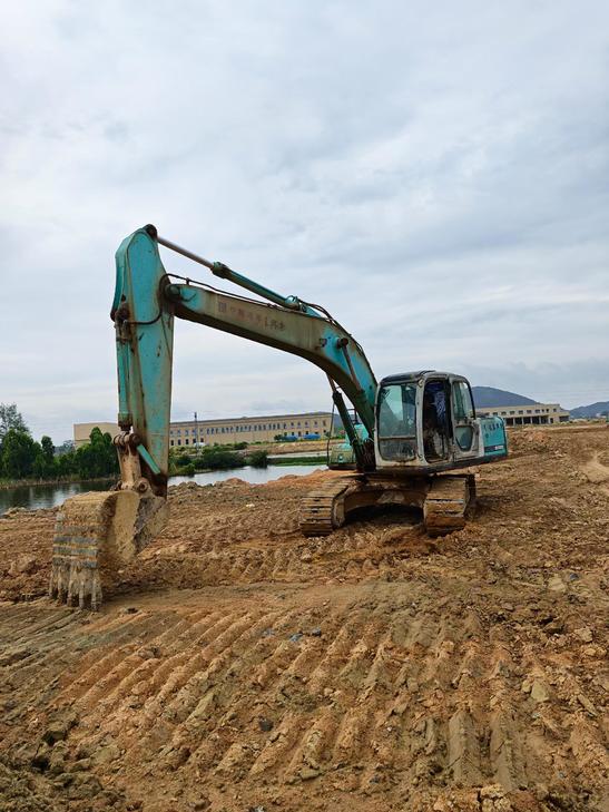 Buy Kobelco SK200-9 Used Excavator / 1