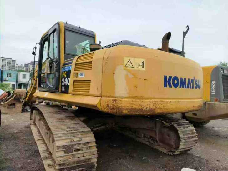 Buy Komatsu PC240-6 Used Excavator / 1