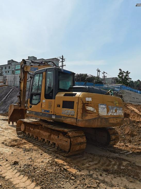 Buy XCMG XE150 Used Excavator / 1
