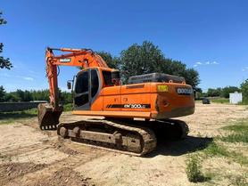 Buy Doosan DX260LC Used Excavator / 2 Buy Doosan DX260LC Used Excavator / 2