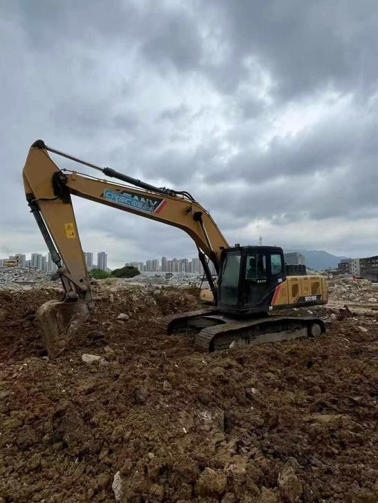 Buy Sany SY215C-8 Used Excavator / 1
