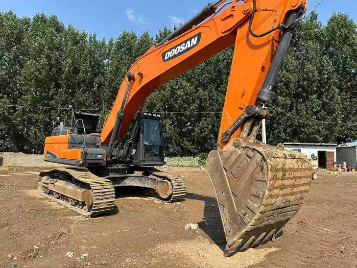 Buy Doosan DX380 Used Excavator / 1