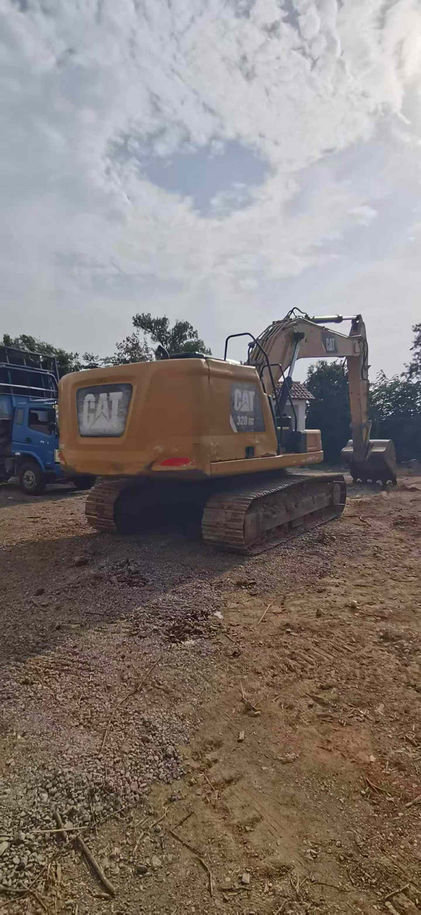 Buy Caterpillar 320GC Used Excavator / 1