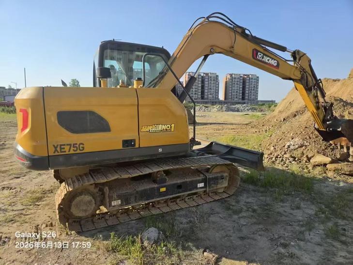 Buy XCMG XE75C Used Excavator / 1