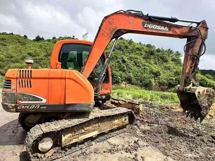 Buy Doosan DX75 Used Excavator / 1