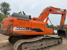 Buy Doosan DH300-7 Used Excavator / 2 Buy Doosan DH300-7 Used Excavator / 2