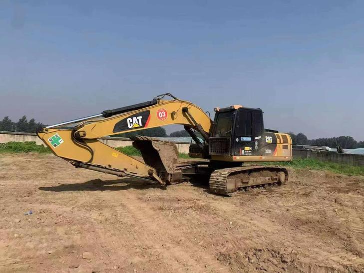 Buy Caterpillar 323 Used Excavator / 1
