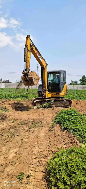 Buy XCMG XE60 Used Excavator / 1