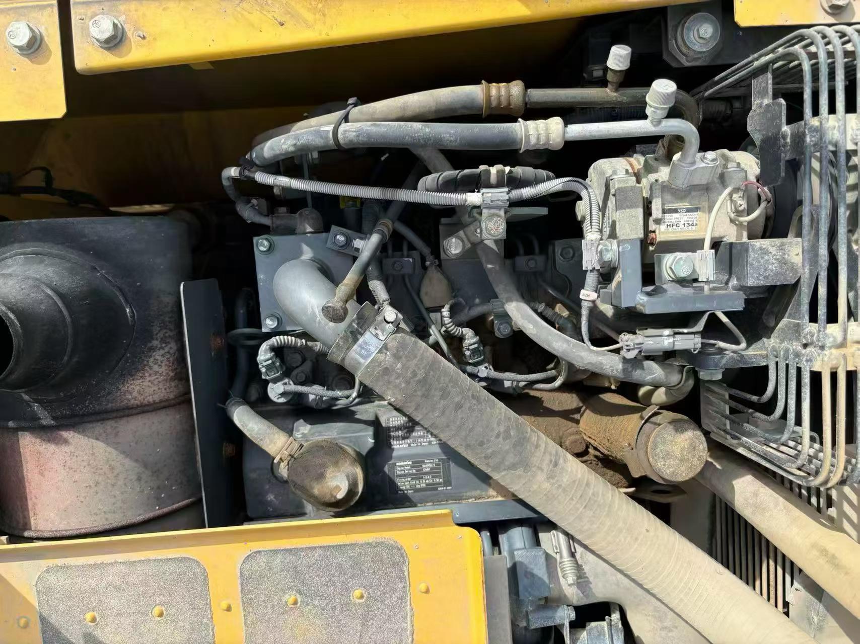 Buy Komatsu PC130-8 Used Excavator / 3