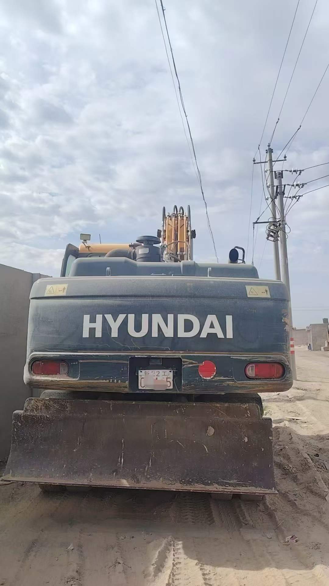 Buy Hyundai R210W Used Excavator / 2 Buy Hyundai R210W Used Excavator / 2