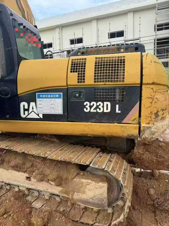 Buy Caterpillar 323 Used Excavator / 1
