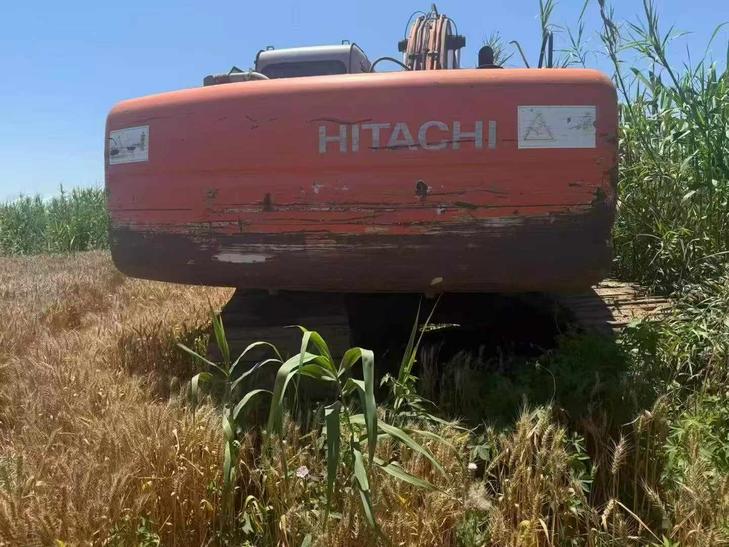 Buy Hitachi ZX200-6 Used Excavator / 1