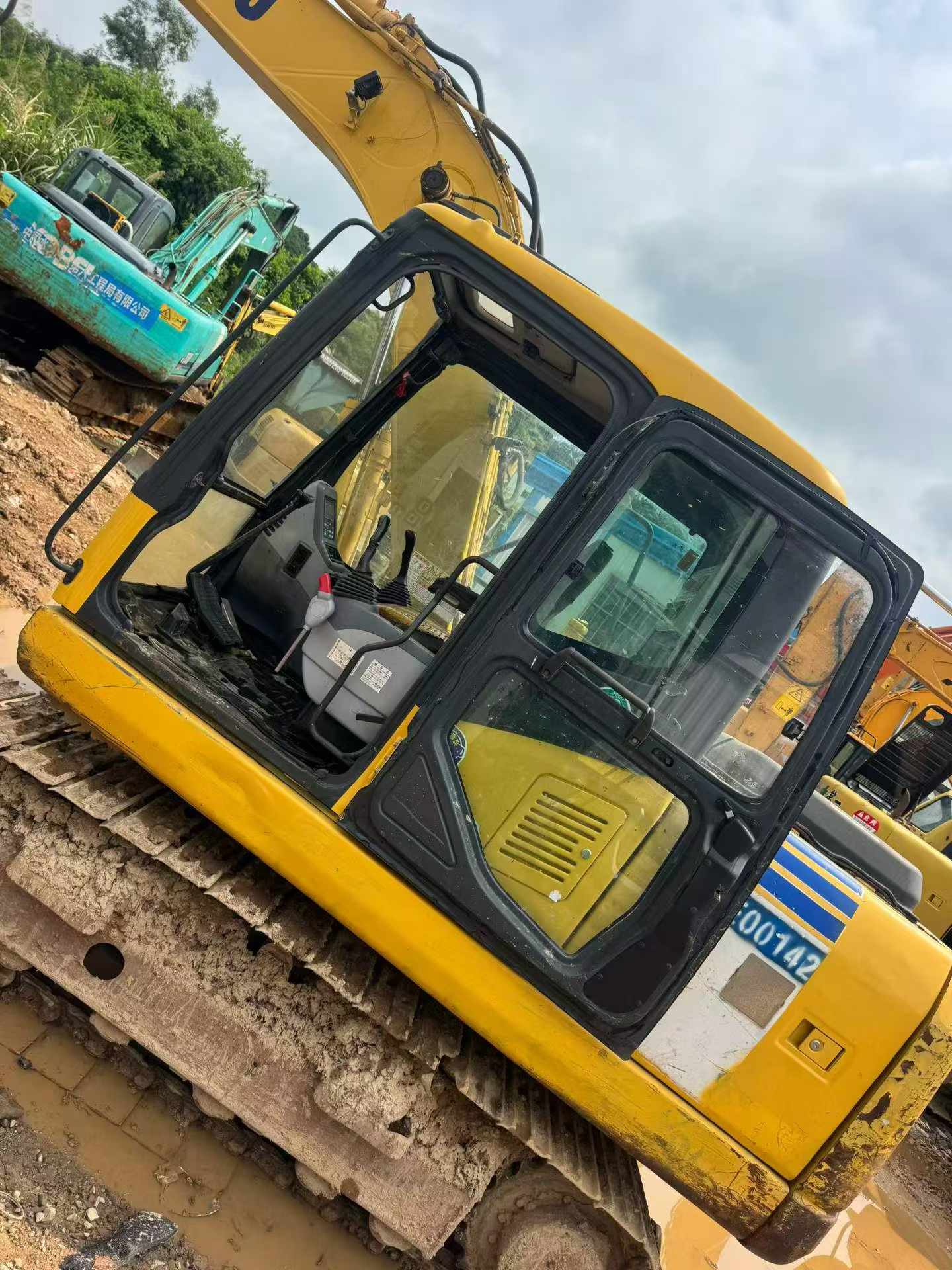 Buy Komatsu PC110-7 Used Excavator / 3