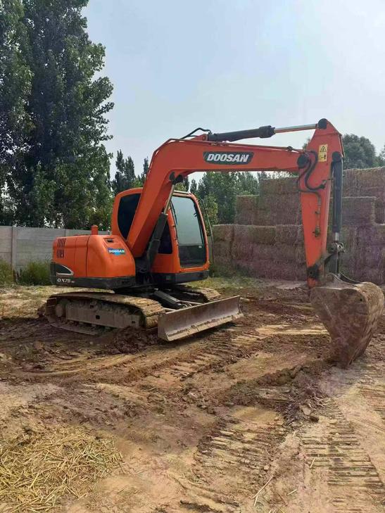 Buy Doosan DX75-9C Used Excavator / 1