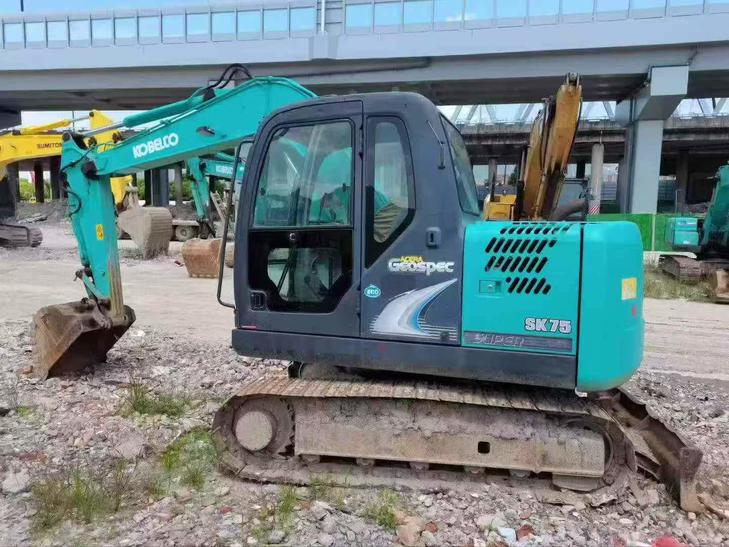 Buy Kobelco SK75 Used Excavator / 1