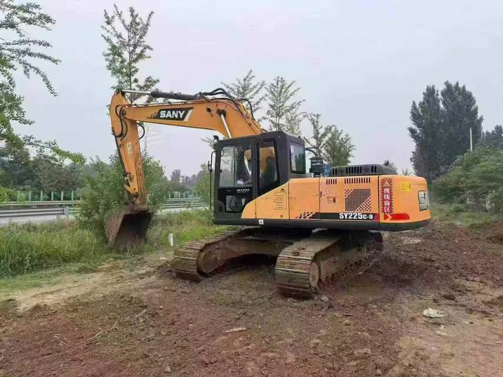 Buy Sany SY225C-8 Used Excavator / 1