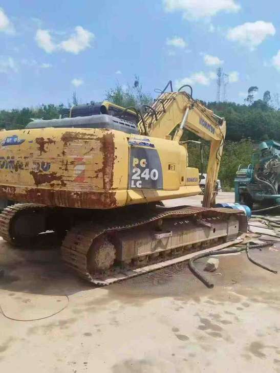 Buy Komatsu PC240-6 Used Excavator / 1