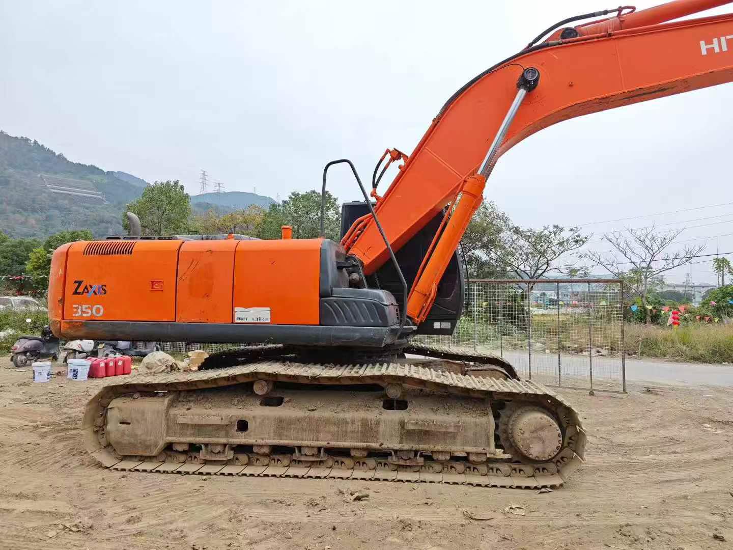 Buy Hitachi EX350LC Used Excavator / 3 Buy Hitachi EX350LC Used Excavator / 3